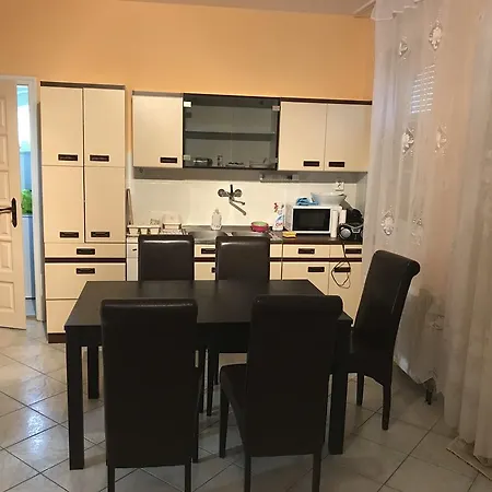 Διαμέρισμα Csilla Apartman