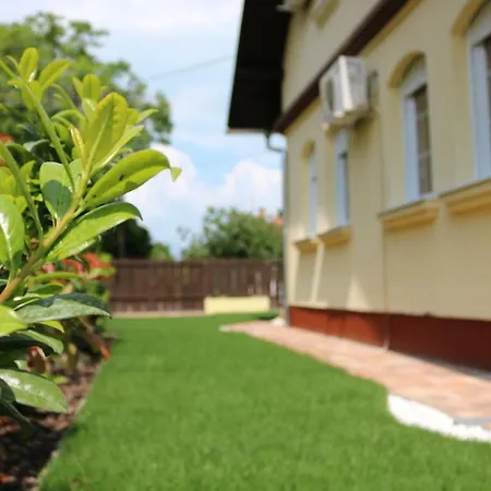 Csilla Apartman Διαμέρισμα *