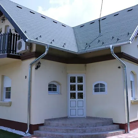 Csilla Apartman Σίοφοκ